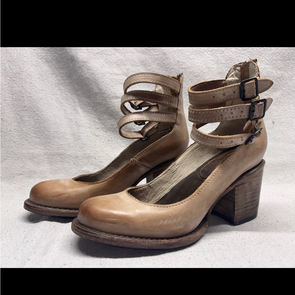 Freebird Randi size 6 tan